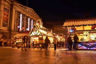 Gece vakti Nottingham Noel Pazarı