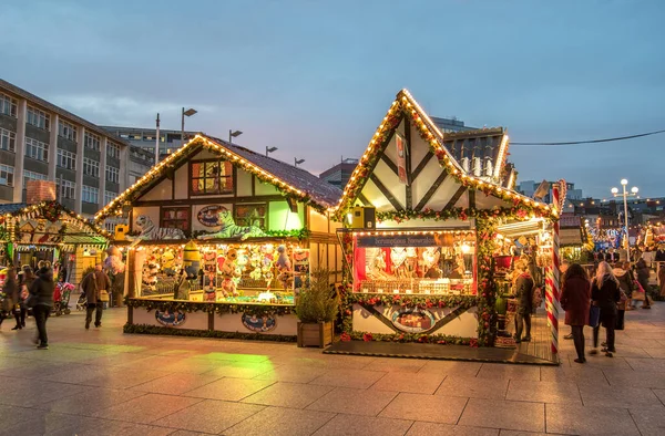 Gece vakti Nottingham Noel Pazarı