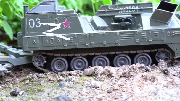 Kamera Powoli Mija Rosyjski Pojazd Opancerzony — Wideo stockowe