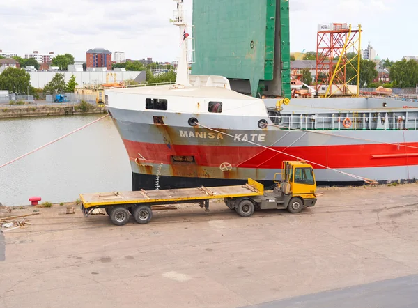 Flatbed Truck Next Moored Ship Dock — Fotografia de Stock