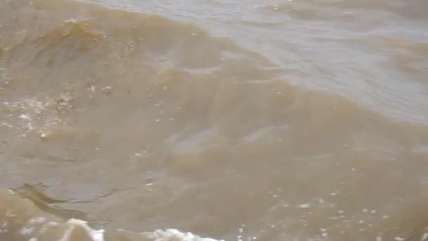 ゆっくりとした動きで海の波 — ストック動画