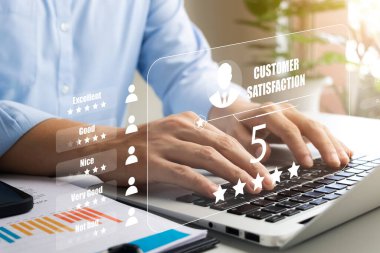 Kullanıcı çevrimiçi başvuruda hizmet deneyimine derecelendirme verir, Müşteri memnuniyet değerlendirmesi anket konsepti, Müşteri iş sıralamasında itibar sağlayacak hizmet kalitesini değerlendirebilir.