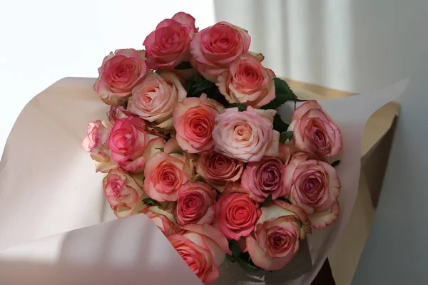 Buquê Rosa Bege Rosa Flores Para Celebrações — Fotografia de Stock