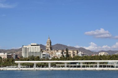 Panorama ülkesi ve deniz üzerinde gün batımı