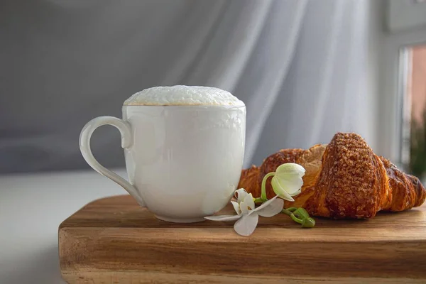 Taza Café Galletas Con Orquídea Flores —  Fotos de Stock