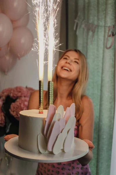 Woman Candle Cake Party — Φωτογραφία Αρχείου