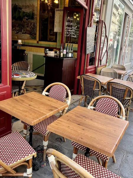レストランのカフェテーブルと椅子は ロイヤリティフリーのストック画像