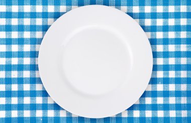 plaka üzerinde masa örtüsü