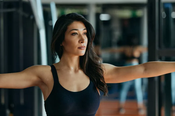Portrait Fit Muscular Sweaty Sportswoman Exercising Gym — Stock Fotó