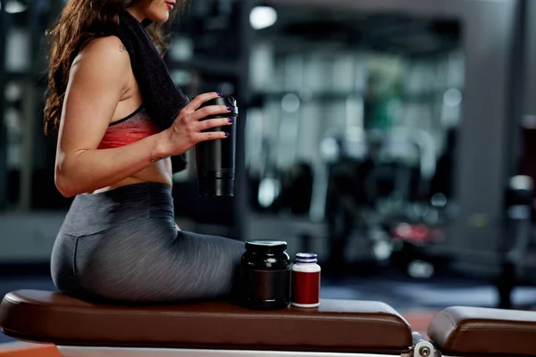 Young Active Woman Taking Break Gym Drinking Protein Shake —  Fotos de Stock