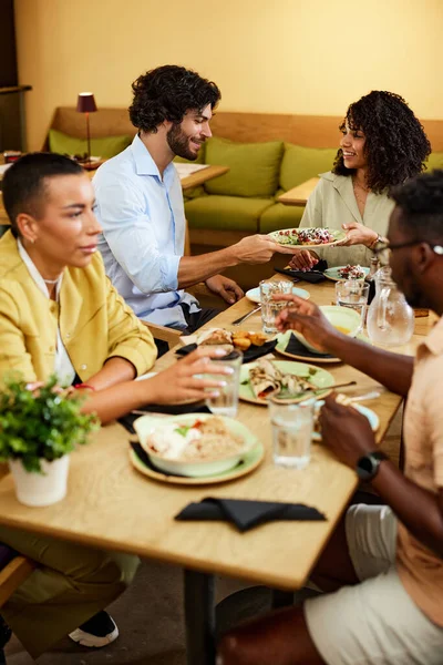 Group Multicultural Friends Sitting Restaurant Chatting Eating Lunch Lunch Break — 스톡 사진