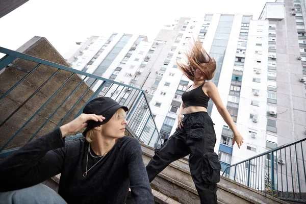 Teenagers Posing Urban Exterior — Stockfoto