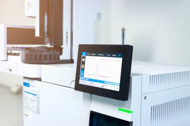 Ekranda Gas Chromatography (GC) enstrümanının görüntüleme verileri için kromatogram, Kimya analitik deney konsepti, Bangkok, Tayland. 7 Kasım 2019 'da.