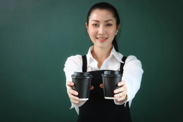 Black Paper Disposable Coffee Cups Hand Beautiful Asian Female Barista — Foto Stock