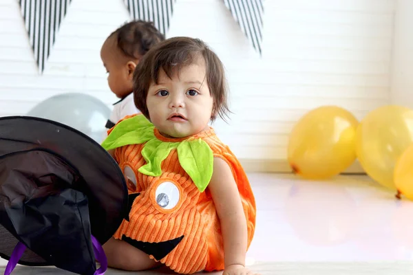 Adorable Baby Girl Kid Dressing Orange Fancy Halloween Pumpkin Costume —  Fotos de Stock