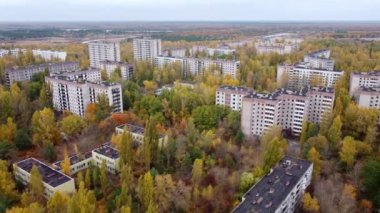 Sonbaharda Çernobil yakınlarındaki Pripyat 'ta bir İHA' dan görüntü.