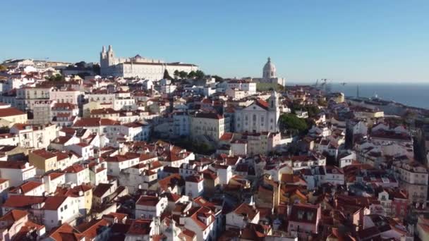 Drone view of the hills with beautiful houses in the center of Lisbon — стоковое видео