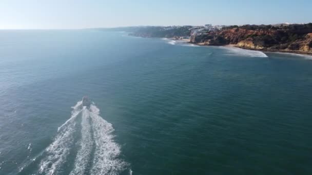 Drone flight along the Southern coast of Portugal. — стокове відео