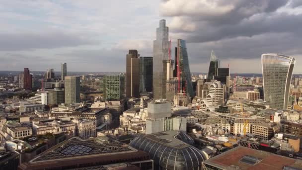 Drone view of central London with high skyscrapers in sunny weather. — Stockvideo
