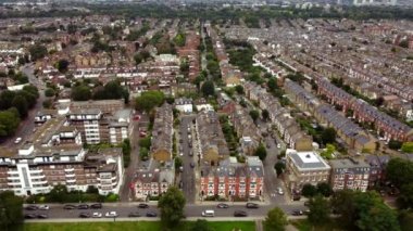 Londons Balham bölgesinin sokaklarının pürüzsüz görüntüleri