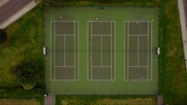 İHA görüntüsü, 4K. Stadyumun tepesinden altına statik çekim.