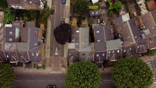 Pohled na střechy dronů v Balhamu v Londýně. — Stock video