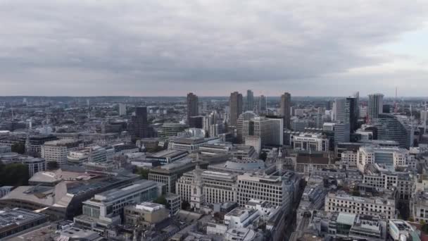 Drone view of Barbican Towers with surrounding areas of London — 비디오