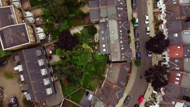Luchtfoto van kleine huizen en werven in Balham, Londen. — Stockvideo