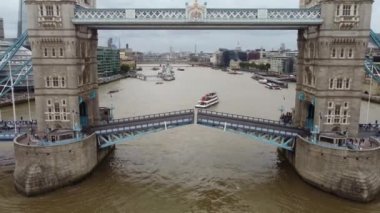 Drone view of the closing road of the Tower Bridge. 4k.