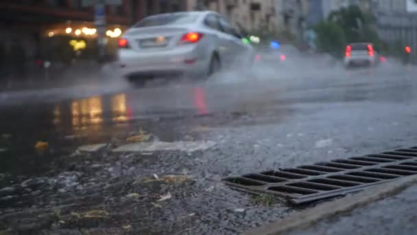 Cars Drive Flooded Street Very Heavy Rain Weirs Cant Cope — Stockvideo
