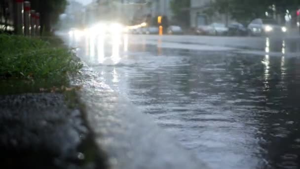 City Street Has Turned River Due Heavy Rainfall Cars Move — Stockvideo