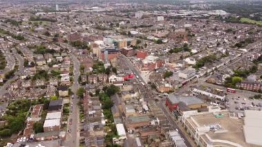 Wimbledon 'un insansız hava aracının panoramik kuş bakışı görüntüsü. Yumuşak çerçeve hareketi.
