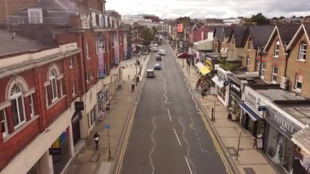 Drone View Busy Street Wimbledon Variety Shops Cafes Shooting Sunny — Vídeo de Stock