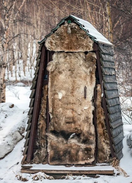 Venkovní Izolovaný Dřevěný Záchod Severní Sibiři Samostatně Stojící Dřevěný Záchod — Stock fotografie