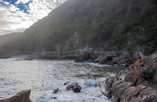 Veduta Del Sentiero Ecologico Con Ponti Pedonali Sospesi Rocce Baie — Foto Stock