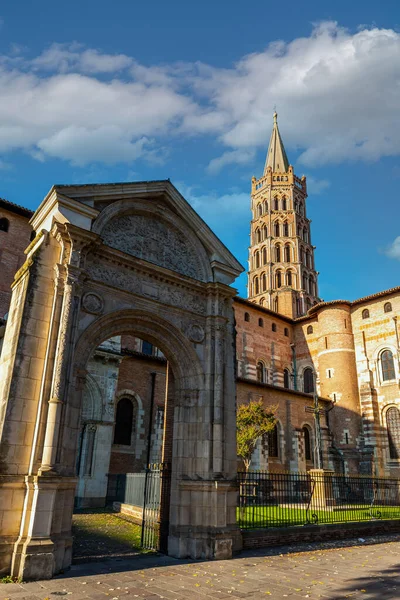 フランスのオクシタニーにあるトゥールーズの聖セルニン大聖堂 — ストック写真