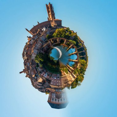 Saint Cecile Katedrali 'nin soyutlanması ve Tarn' ın kıyıları, Albi 'deki Pont Neuf, Tarn, Occitanie, Fransa