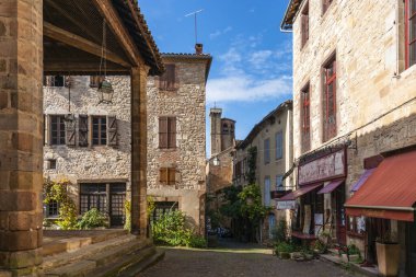 Saint Michel Caddesi, Cordes sur Ciel köyünde, Tarn 'da, Occitanie' de, Fransa