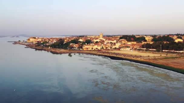 Veduta Aerea Del Villaggio Meze Una Giornata Estiva Herault Occitanie — Video Stock