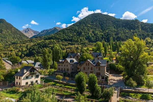 Sallent Gallego Adında Küçük Bir Köy Pireneler Eteklerinde Tena Vadisi — Stok fotoğraf
