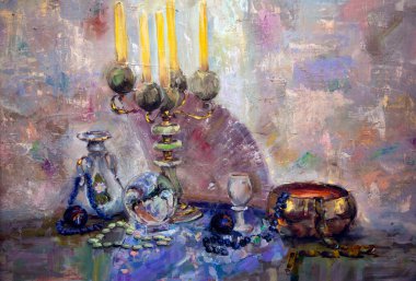 Resimli bir hayat Şamdanlarla, vantilatörle, topla ve boncuklarla