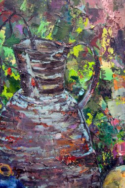 Bir Gürcü sürahisi, bir oryantal vazo, bir çaydanlık, meyve ve renk beneklerini uyumlu bir şekilde tamamlayan resimli natürmort bir yaşam..