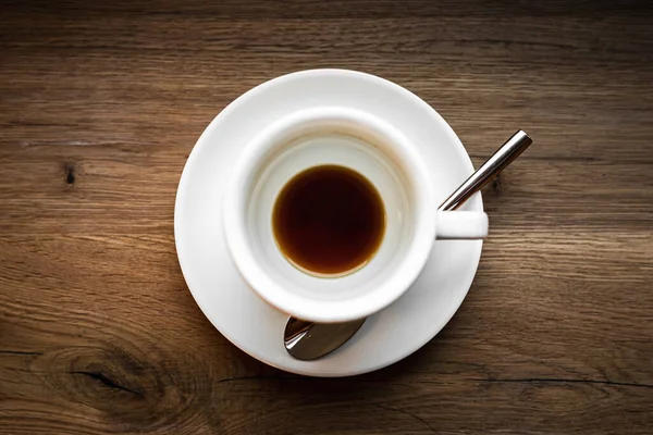 Boş Bir Fincan Sade Kahve Bir Kaşık Seçici Işık Görüntüsü — Stok fotoğraf