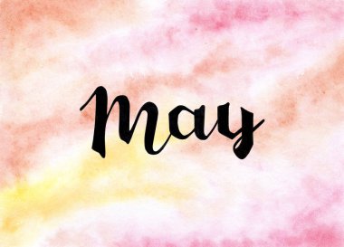 Suluboya arka planda May 'in el çizimi harfleri var. Bahar davetiyesi için mürekkep fırçası harfleri. Takvimdeki ay Mayıs. Pankart, broşür, tebrik kartı, takvim için el yazısı.