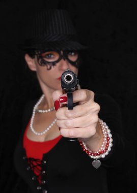 Silahlı Maskeli Kadın Sığ DOF Silah 1920 'nin Gangster Tarzına Odaklan