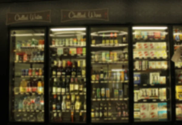 ぼかしの背景 酒とワインの店 — ストック写真
