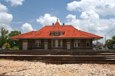 Tarihi Tren Deposu Nacogdoches, Bulutlu Gün 'de TX Tarihi Tren Deposu
