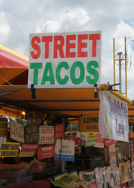 Food Stand Local Carnival Street Tacos Bubble Tea Elotes Vaso — Φωτογραφία Αρχείου