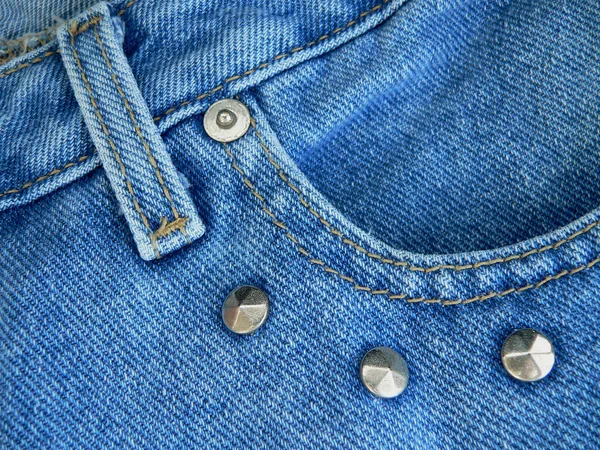 Jeans Denim Bleu Poche Avec Décoration Clous — Photo