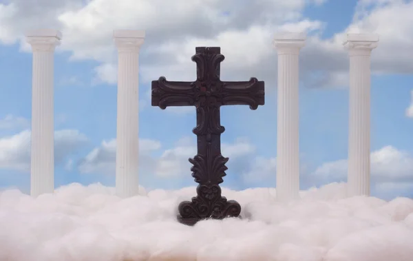 Colonnes Nuages Avec Ciel Bleu Croix — Photo